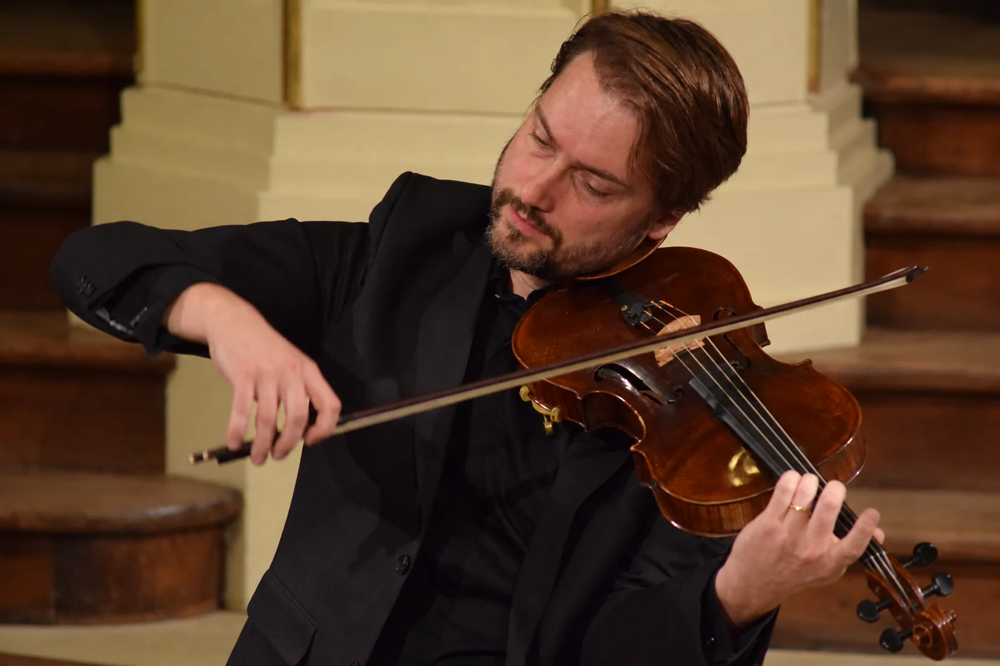 Martin Stupka hraje na violu